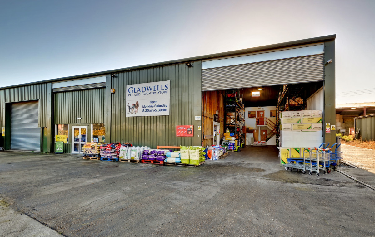 Gladwells Pet & Country Store Sandwich - Pet food supplies
